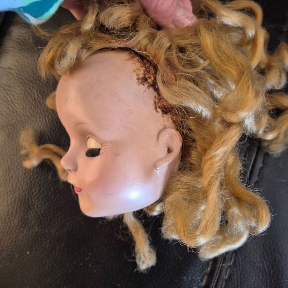 Doll Parts, Vintage 2 legs, 1 body, 1 head & 2 arms - Picture 10 of 16